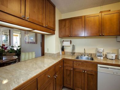 A Wonderful 2 Bedroom Condo with Pacific Views.